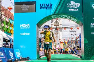 BIB: 7080
                            <button type="button" onclick="openModal(21782142)" class="btn btn-primary btn-sm float-right btn-popup" data-toggle="modal" data-target=".modal-high-quality">
                        <i class="fas fa-shopping-cart"></i> Add to Cart
                    </button>
                                            <button type="button" onclick="isThisMe(21782142, true)" class="btn btn-success btn-sm float-right btn-popup btn-isme hidden" data-toggle="tooltip" data-placement="bottom" title="นี่คือรูปของคุณใช่ไหม คลิกที่นี่เพื่อเอาเข้าอัลบั้ม">
                        <i class="fas fa-plus"></i> Add to album
                    </button>
                    <button type="button" onclick="isThisMe(21782142, false)" class="btn btn-warning btn-sm float-right btn-popup btn-isnotme hidden">
                        <i class="fas fa-ban"></i> Remove from album
                    </button>